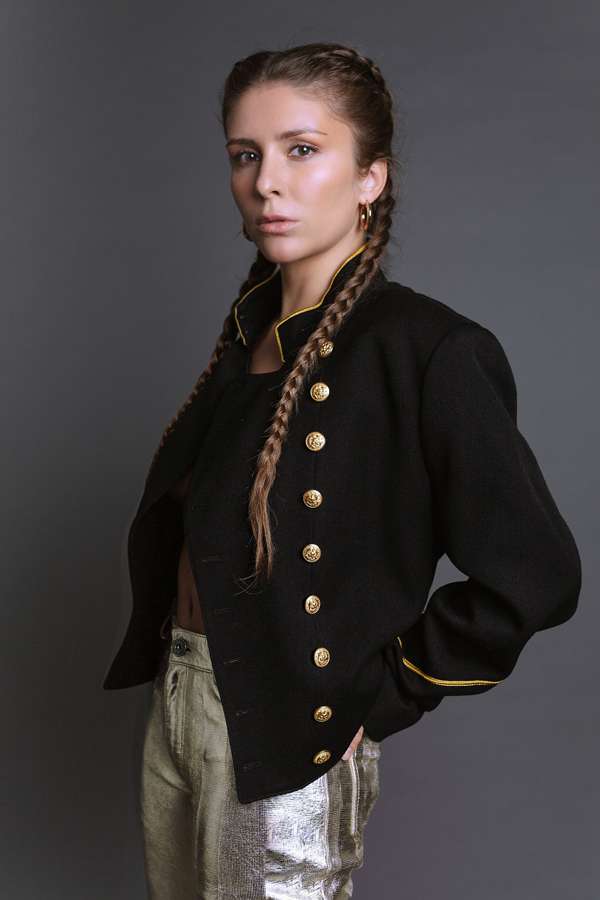 Милитари тоже может смотреться гламурно Милитари тоже может смотреться гламурно