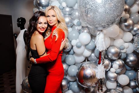 Жена футболиста Жиркова устроила звездный девичник