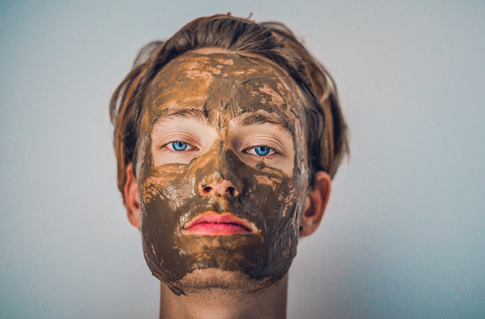 Грязи не боятся: бьюти-средства с глиной