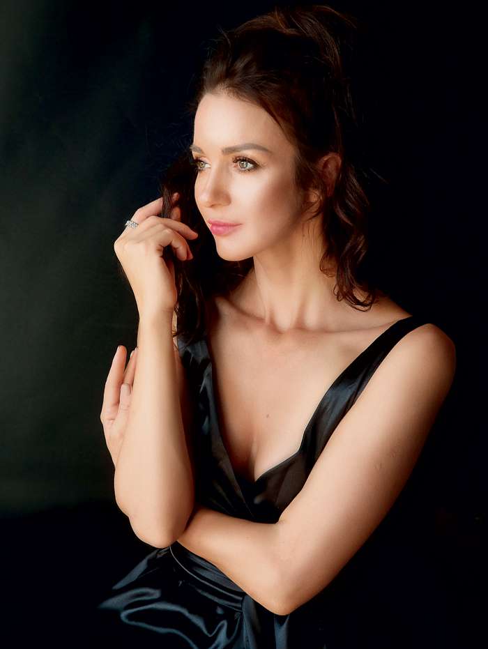 Ирина Пудова. Макияж и прически: Иван Морозов. Платье, Lipinskaya Brand