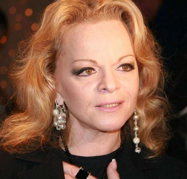 Лариса Долина