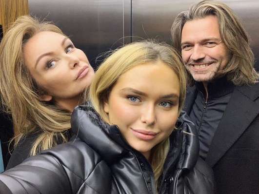 Стефания Маликова с родителями