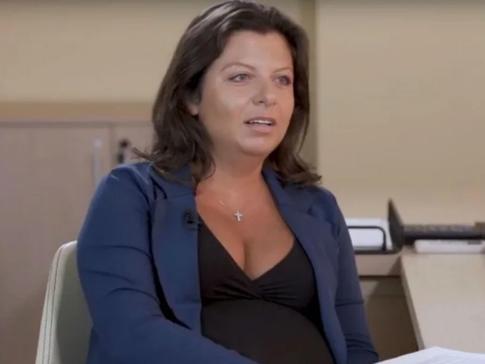 Беременная Симоньян чуть не сбежала от дотошной Собчак