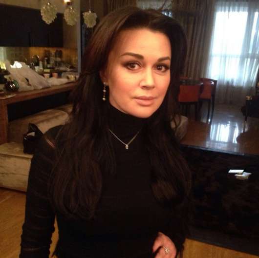 Анастасия Заворотнюк