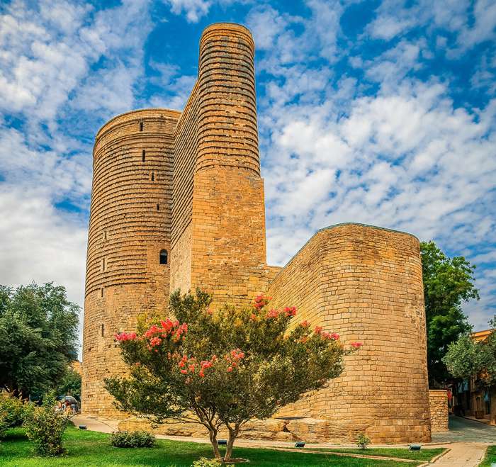 Девичья башня – древнейшее сооружение Баку