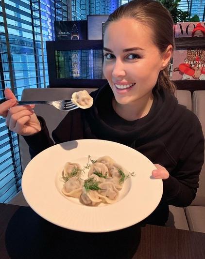 Юлия Михалкова установила личный рекорд по поеданию пельменей