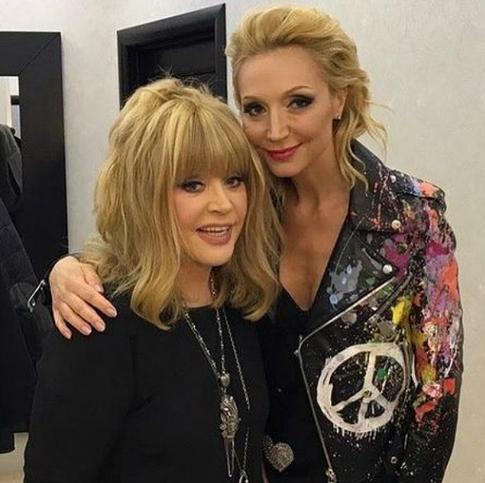 Пугачева сделала Орбакайте вечерний макияж