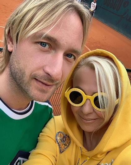 Ургант посмеялся над «наказанным» Рудковской Плющенко