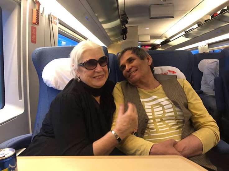 Бари Алибасов с женой