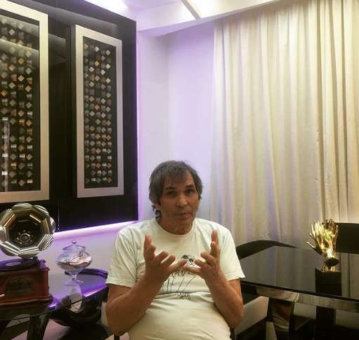 Бари Алибасов