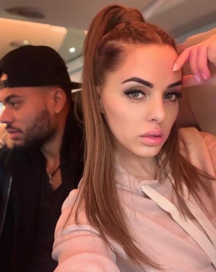 «Дом−2»: Юлия Ефременкова готовится к свадьбе