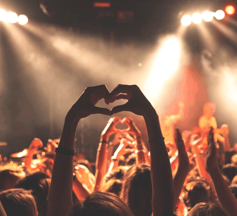 Я ваша навеки: кто такие поклонники