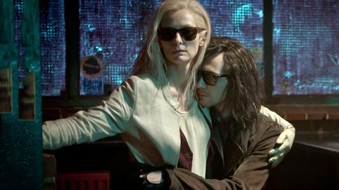 Тильда Суинтон: «Журналисты писали, что я появляюсь везде с молодым любовником. При живом-то муже, как говорится»