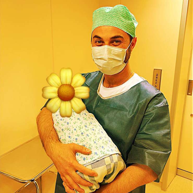 Демис Карибидис с сыном