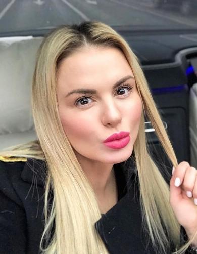 «Сама себя не узнаю»: Семенович решилась на смену имиджа