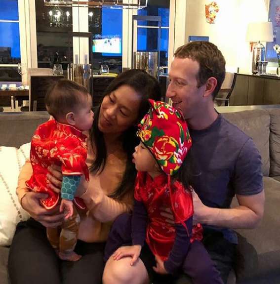 Марк Цукерберг с женой