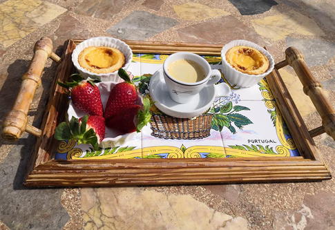 Португальские слоеные пирожные с заварным кремом