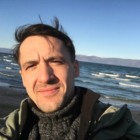 Артур Смольянинов вступил в спор с феминисткой