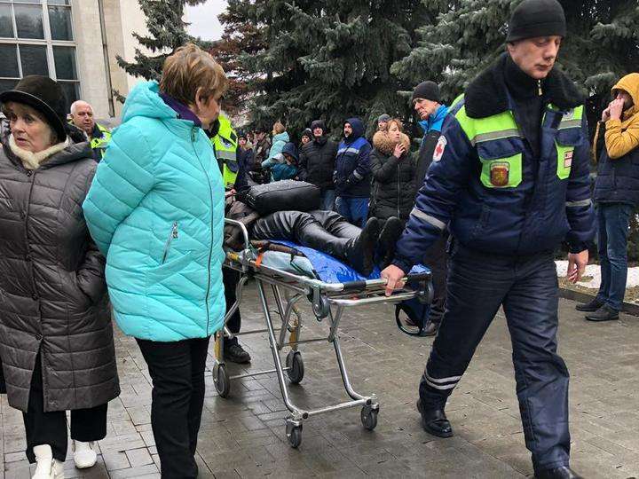 Поклонница упала в обморок на прощании с Юлией Началовой