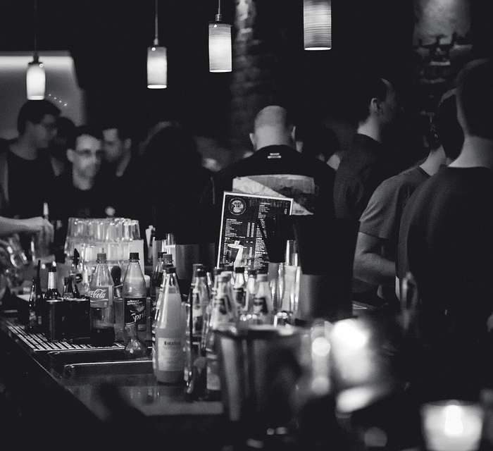 в клубе можно без труда найти краткосрочного партнера