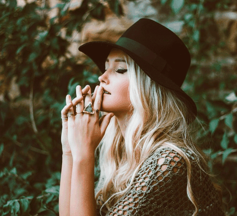 Головные уборы на весну: тренды 2019