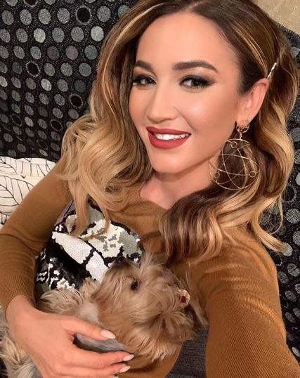 Бузову заметили на свидании с незнакомцем