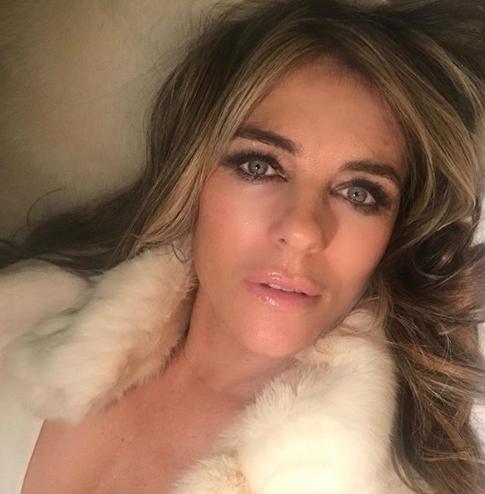 Элизабет Херли повторила образ 25-летней давности