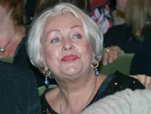 Вдова Караченцова госпитализиро­вана в Москве