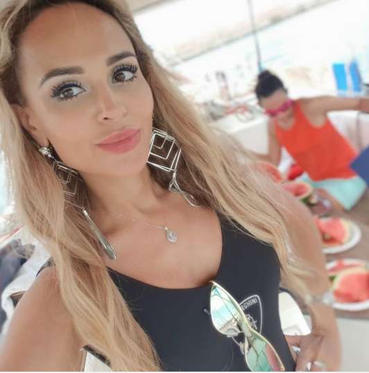 Анна Калашникова