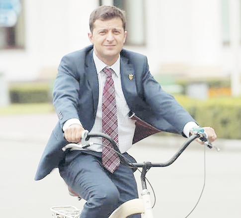 Владимир Зеленский: в роли слуги народа