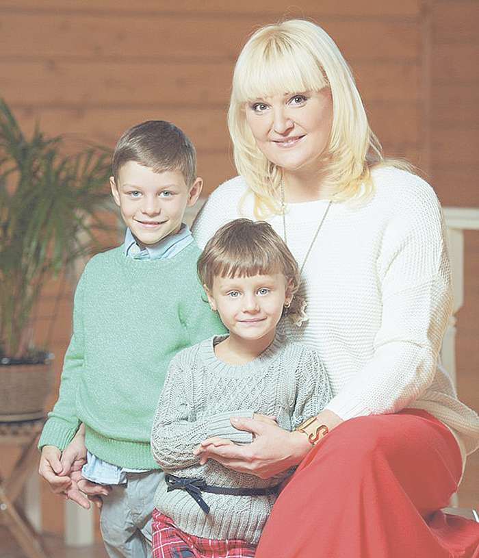 В 2013 году Маргарита стала приемной мамой для трехлетней Валерии и четырехлетнего Сергея. Певица делает все для того, чтобы дети получили отличное образование