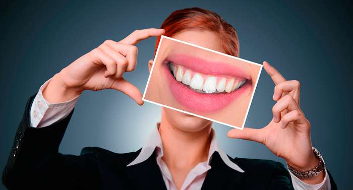 Правильный уход за полостью рта поможет сохранить здоровье зубов на долгие годы