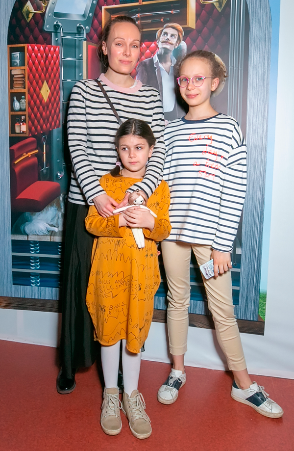 Ольга Ломоносова с детьми