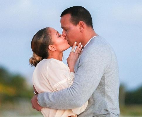 Алекс Родригес тренировался сделать предложение на ассистентке