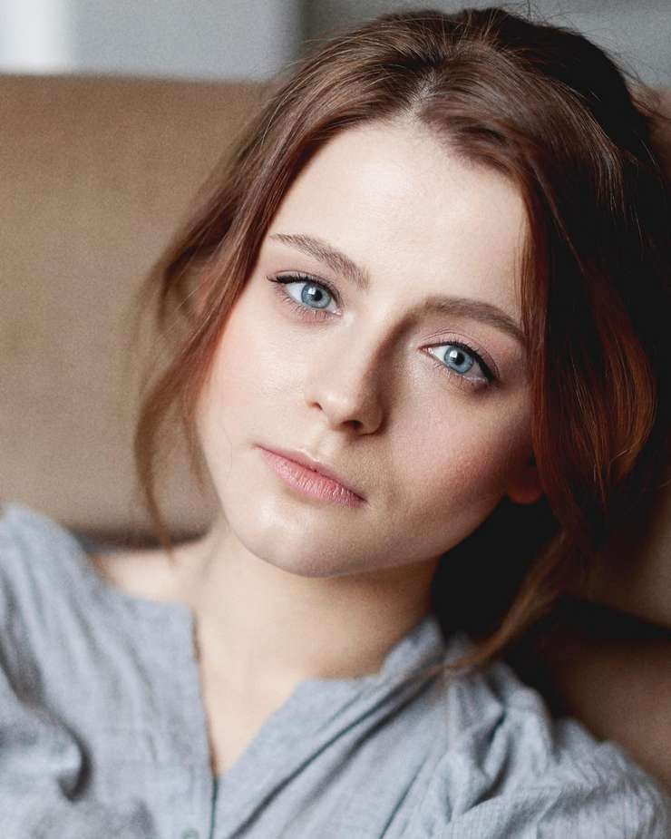 Актриса Ксения Суркова Актриса Ксения Суркова