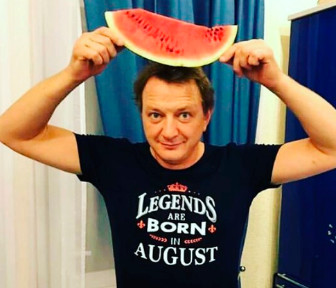 В Сети обсуждают курортный роман Марата Башарова