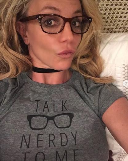 Бритни Спирс поместили в стационар психиатри­ческой клиники