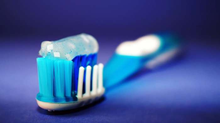 зубная паста абсолютно бесполезна в борьбе с высыпаниями