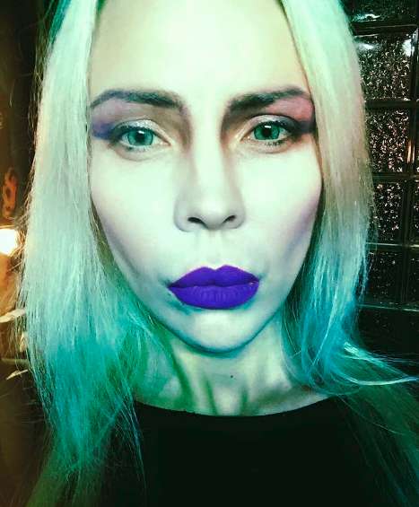 Джулия Ванг