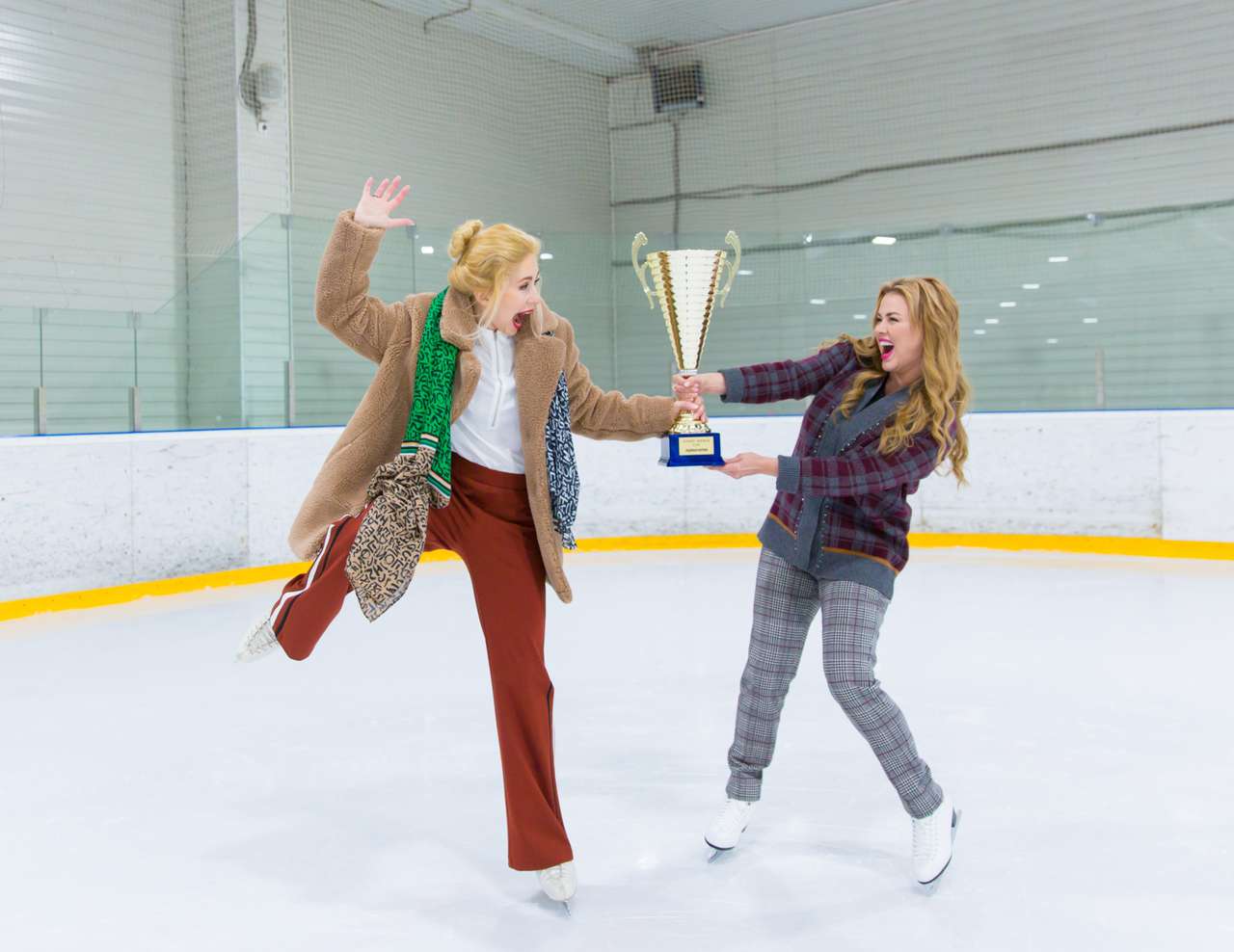 Анна Семенович и Анастасия Гребенкина