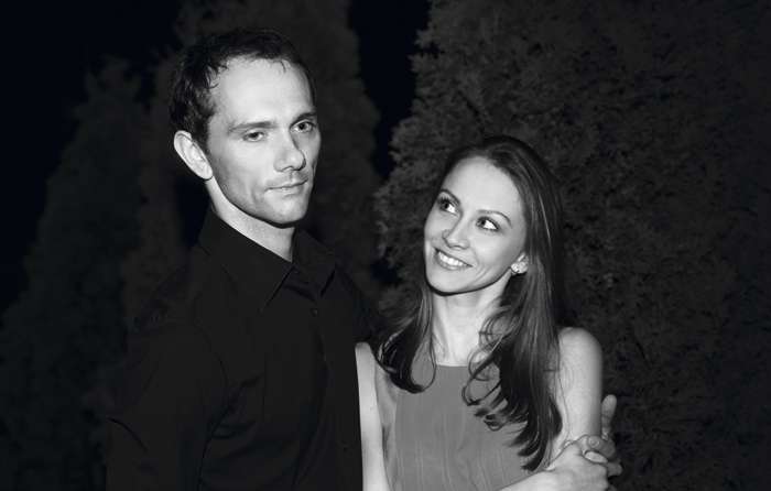 "До свадьбы у нас было все по правилам – мы не жили ни дня вместе. Только став супругами, соединились под одной крышей – стали снимать квартиру" До свадьбы у нас было все по правилам – мы не жили ни дня вместе. Только став супругами, соединились под одной крышей – стали снимать квартиру