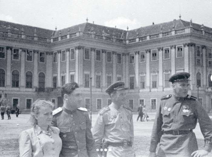 Бабушка и дедушка Максима Галкина весной 1945 года в Вене