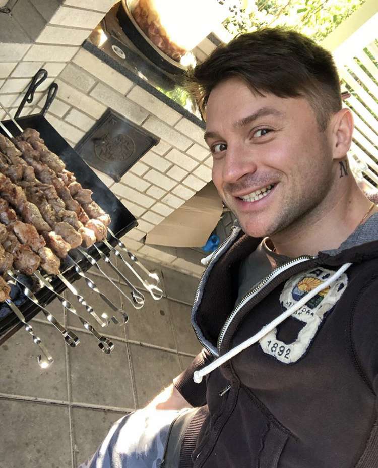 Лазарев прокомментировал слухи