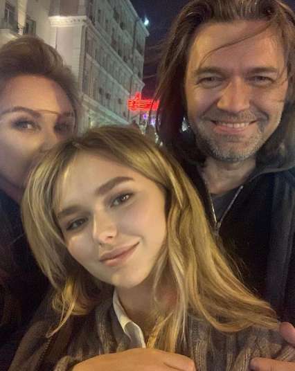 Стефания Маликова с родителями