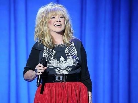 Пугачева блеснула молодежным луком на вечеринке Юдашкина