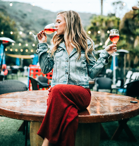 Истинная леди: 5 правил и 6 ошибок женского этикета