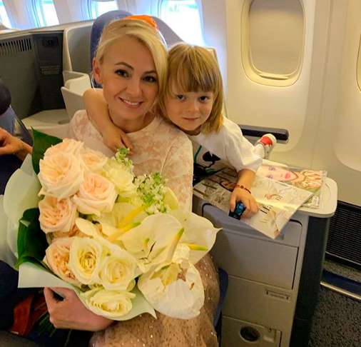 Яна Рудковская и Саша Плющенко