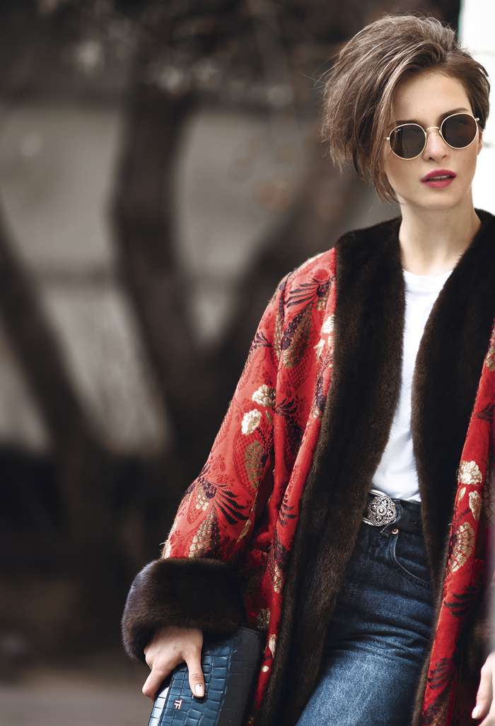 Саша не ревнует, и сам меня на обложку своего журнала позвал. Но не сразу, а когда уже я стала узнаваемой. Он в этом плане строг