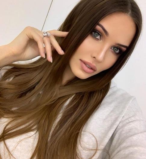 Беременная невеста Тимати улетела к океану