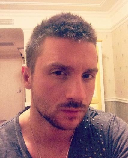 Соцсети: Лазарев тайно женился